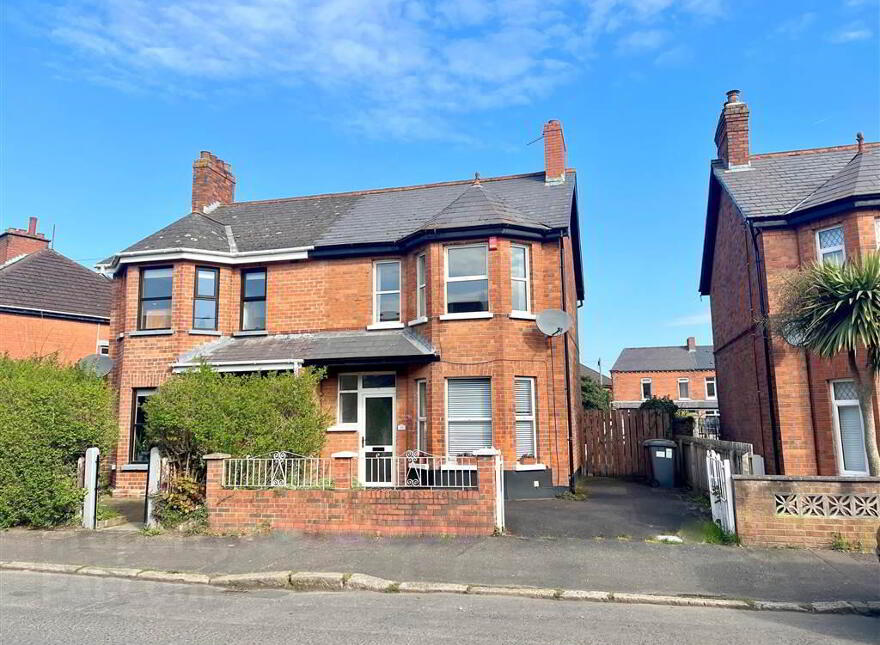 130 Ardenlee Avenue, Belfast, BT6 0AE photo