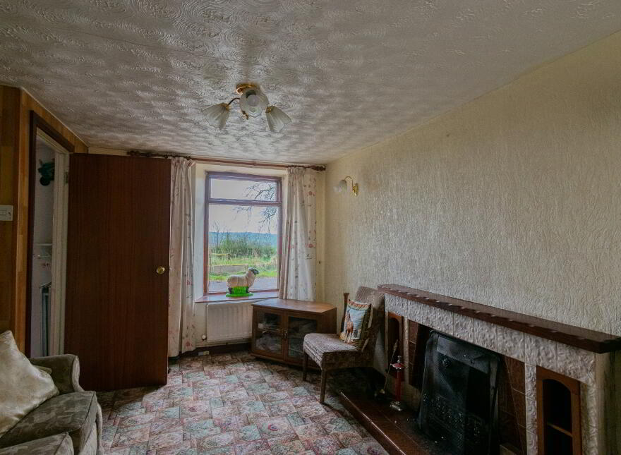 30 Loughloughan Road, Broughshane, Ballymena, BT43 7HZ