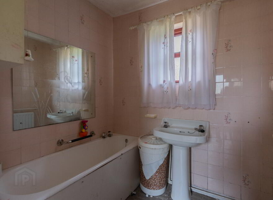 30 Loughloughan Road, Broughshane, Ballymena, BT43 7HZ