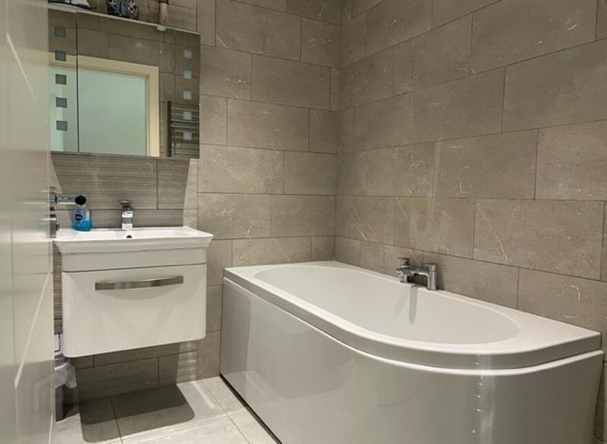 2 Island View, 4 Bath Terrace, (Student Let), Portrush, BT56 8AN