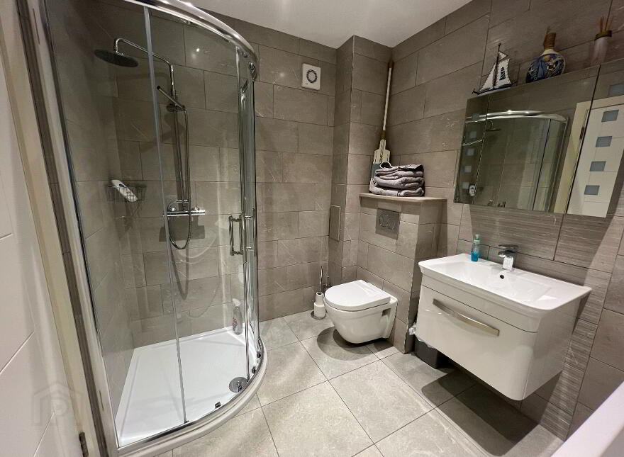 2 Island View, 4 Bath Terrace, (Student Let), Portrush, BT56 8AN