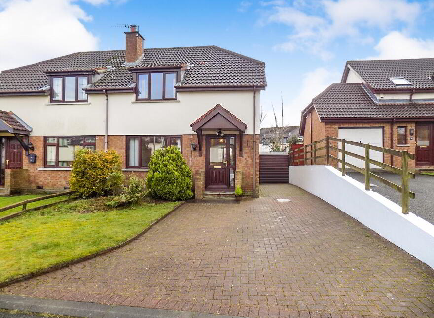 27 Old Mill Heights, Hillsborough, BT26 6RF photo
