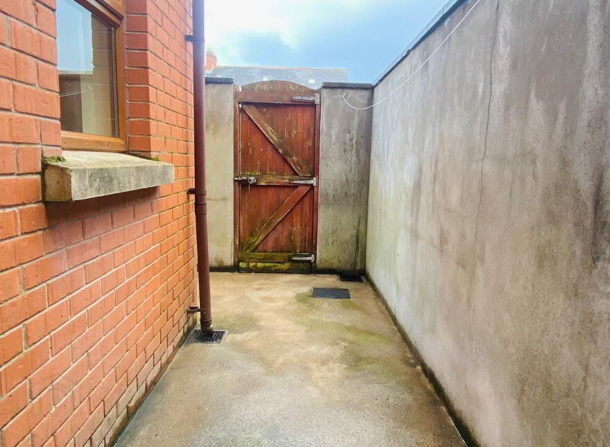 21 Oakdene Drive, Belfast, BT4 1LD