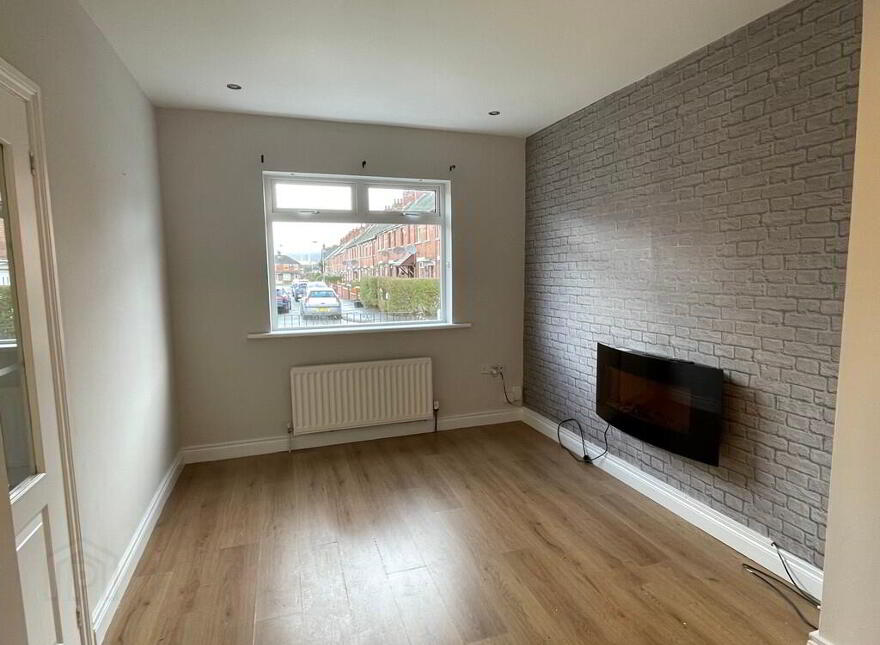 81 Strandburn Drive, Sydenham, Belfast, BT4 1NB