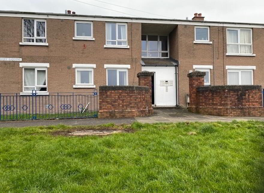 18E Kilmory Gardens photo