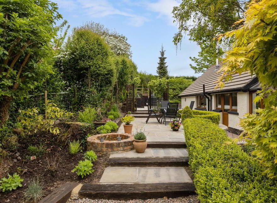 Islandhill, 66a Moss Road, Waringstown, Craigavon, BT66 7QY