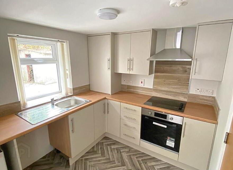 A, 81 South Street, Newtownards, BT23 4JU