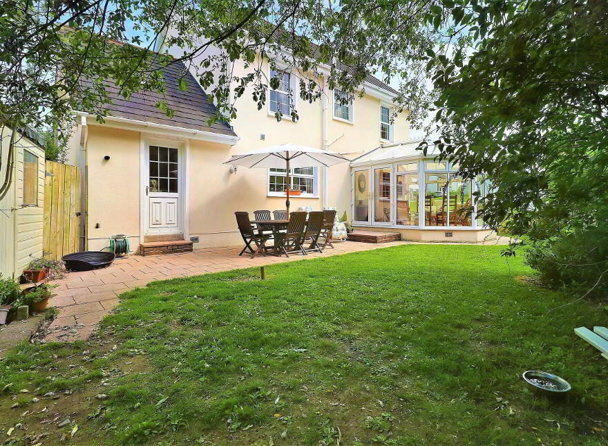 150 Scrabo Road, Newtownards, BT23 4NN
