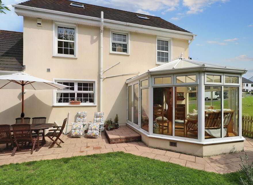 150 Scrabo Road, Newtownards, BT23 4NN