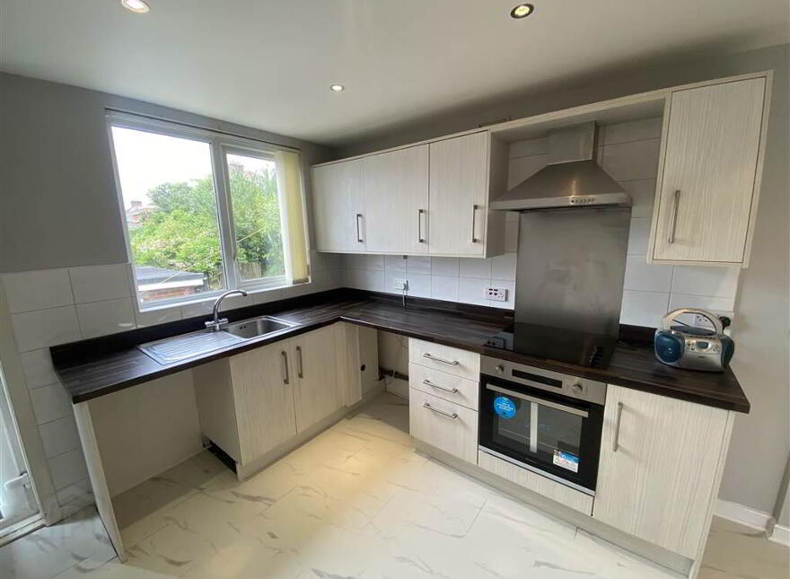 22 Cliveden Crescent, Belfast, BT8 6ND