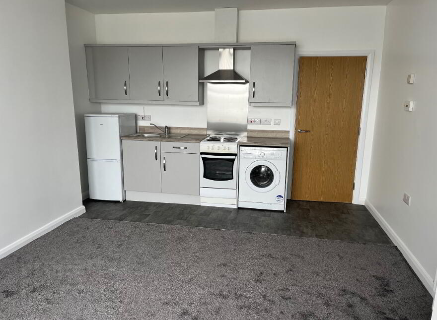 62e Eglinton Street, Portrush (long Term Let), BT56 8DY photo