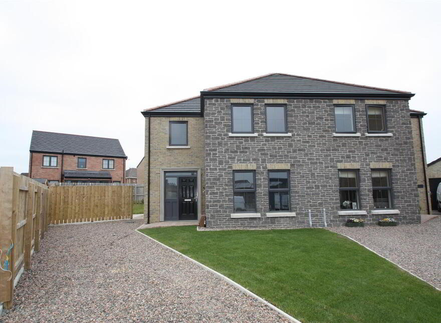 28 Edengrove Park North photo