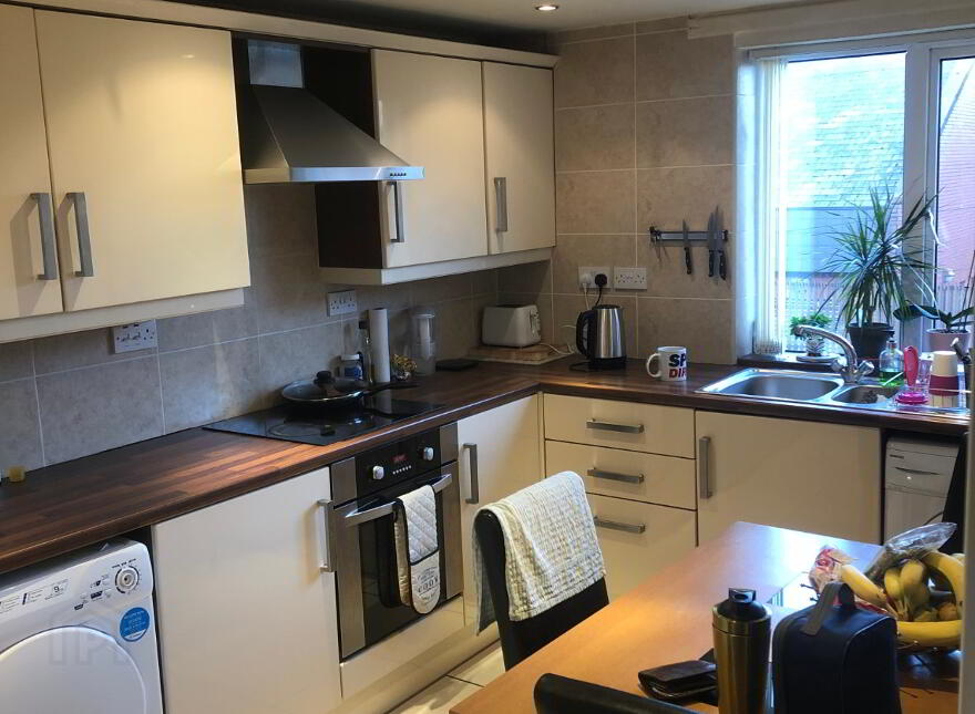 Flat 12-206 Lisburn Road, Belfast, BT9 6GD