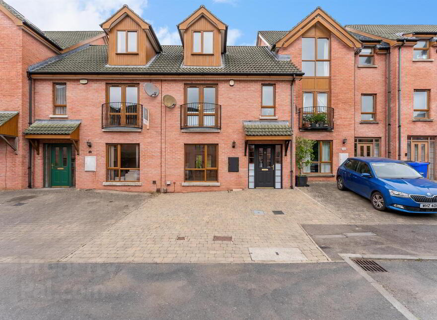 10 Annadale Square photo