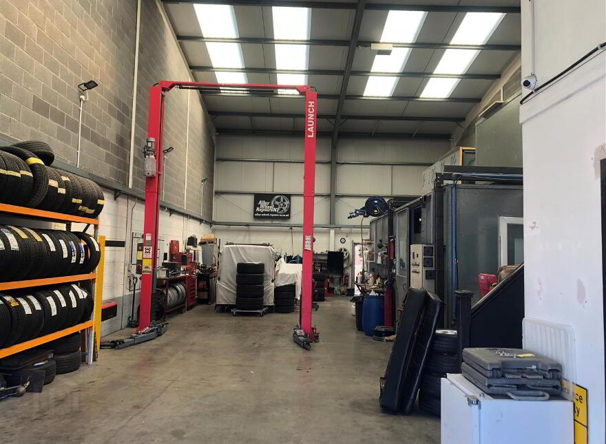 Unit 18, Alloy Wheel Repairs NI, Carrowreagh Business Park, Carrowreag...Belfast, BT16 1QQ