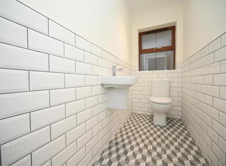 1a Knockvale Park, Belfast, BT5 6HH