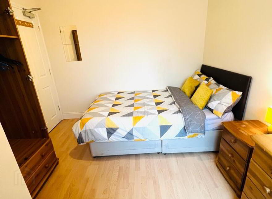 Wolseley Street, WIFI Included, Belfast, BT7 1LG