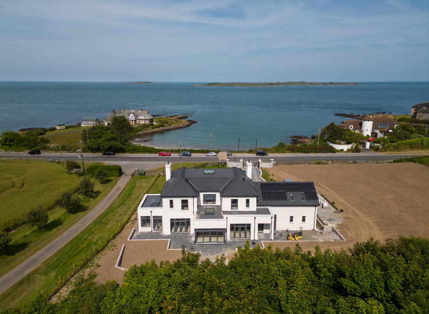 Lisnarede House, 176a Warren Road, Donaghadee, BT21 0PJ