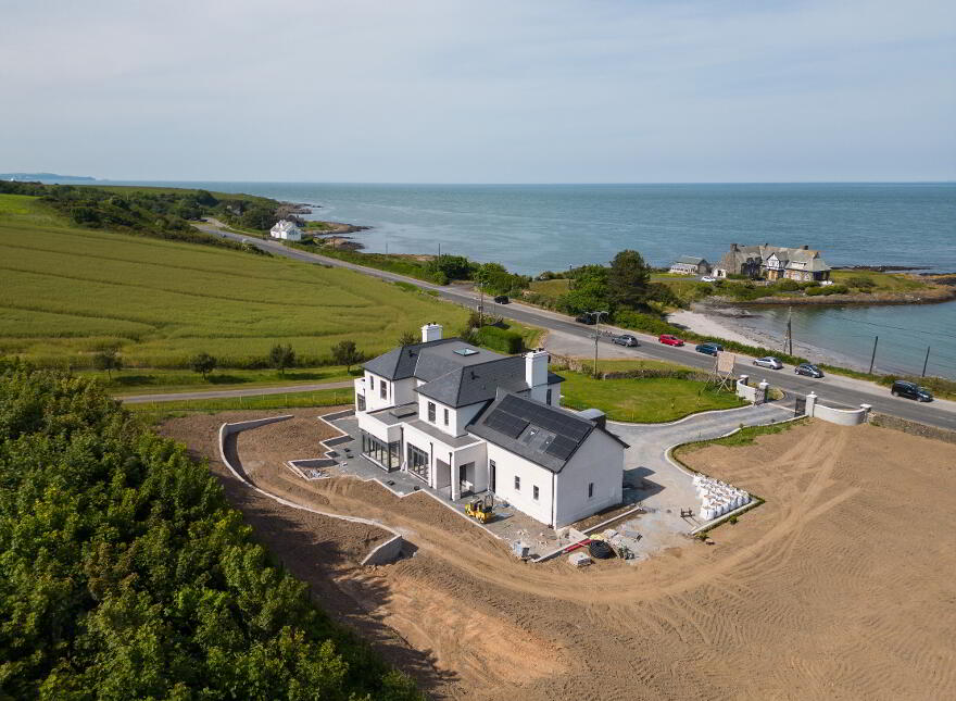 Lisnarede House, 176a Warren Road, Donaghadee, BT21 0PJ