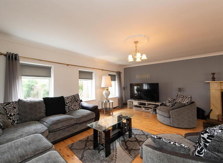 40 Saintfield Road, Crossgar, BT30 9HY