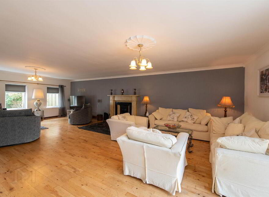 40 Saintfield Road, Crossgar, BT30 9HY