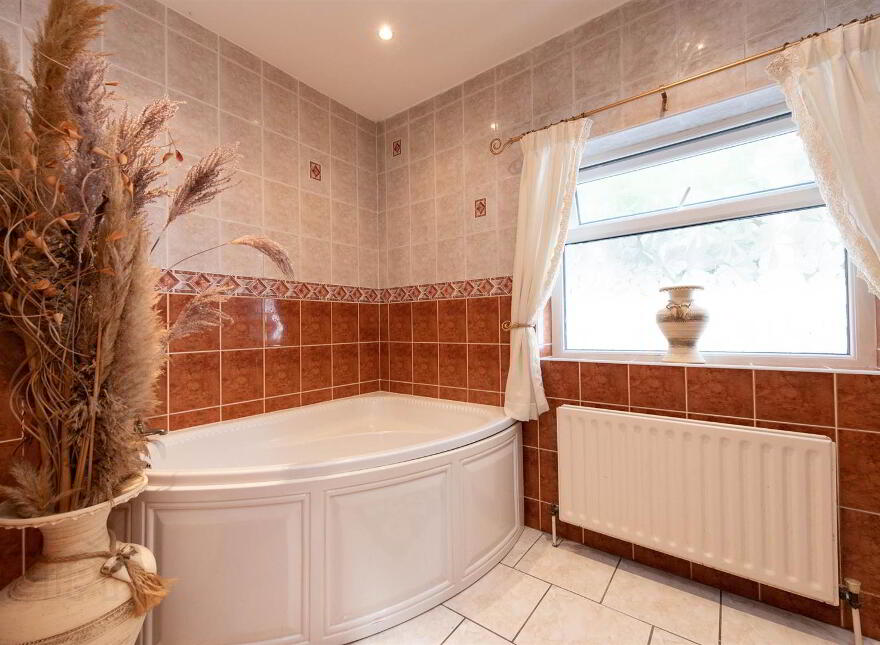 40 Saintfield Road, Crossgar, BT30 9HY