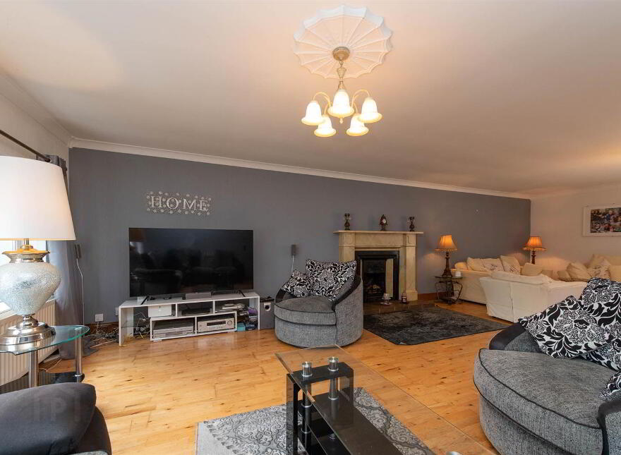 40 Saintfield Road, Crossgar, BT30 9HY