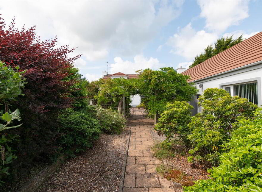 40 Saintfield Road, Crossgar, BT30 9HY