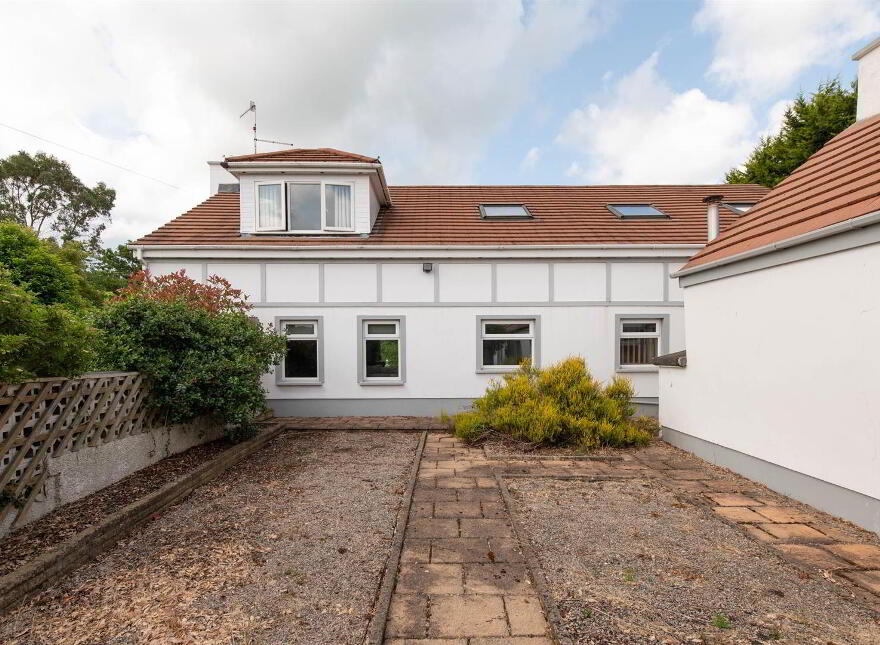 40 Saintfield Road, Crossgar, BT30 9HY