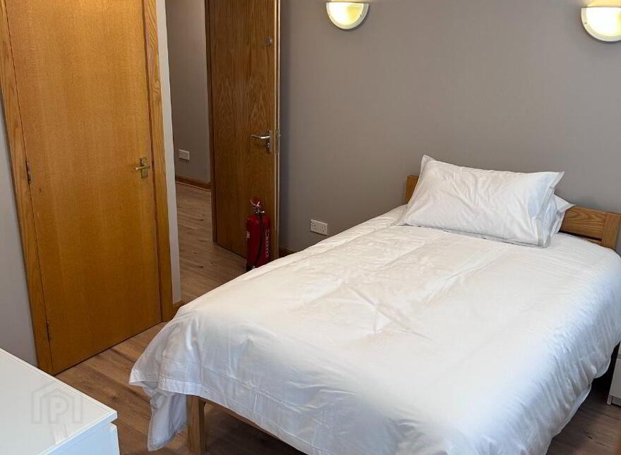001 Bradbury Court, Behind Queens MBC Building, Belfast, BT9 7JL