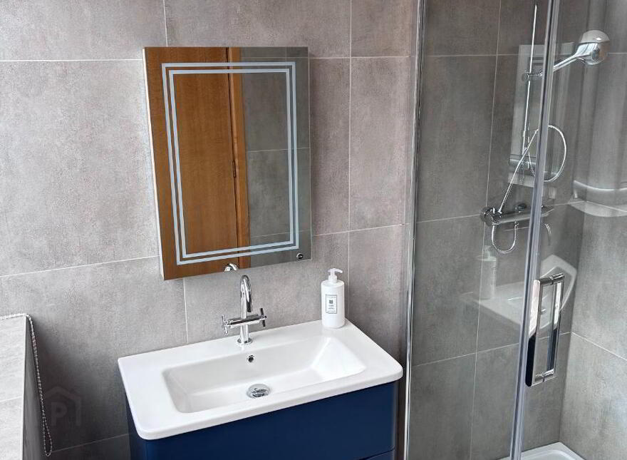 001 Bradbury Court, Behind Queens MBC Building, Belfast, BT9 7JL
