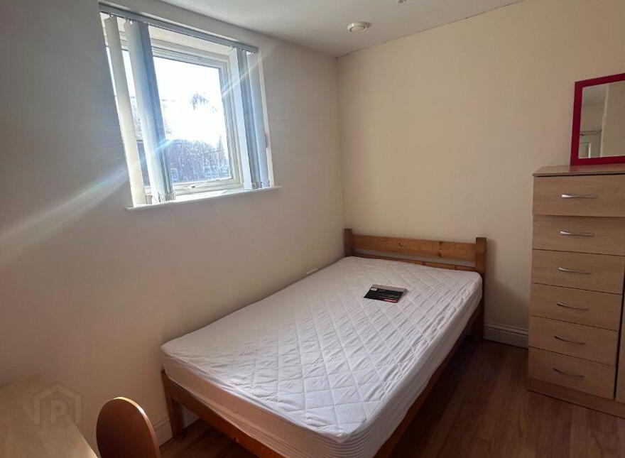 3, 71 Fitzroy Avenue, Belfast, BT7 1HT