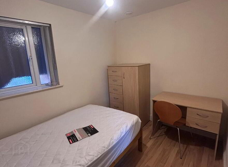 3, 71 Fitzroy Avenue, Belfast, BT7 1HT
