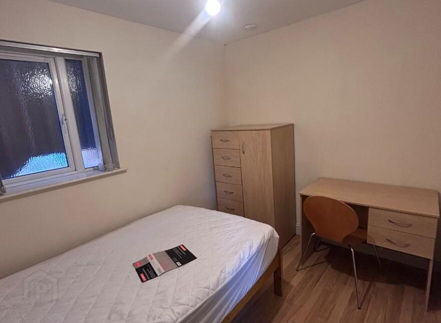 3, 71 Fitzroy Avenue, Belfast, BT7 1HT