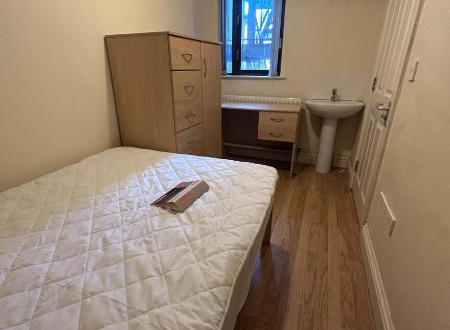2, 88 Fitzroy Avenue, Belfast, BT7 1HX