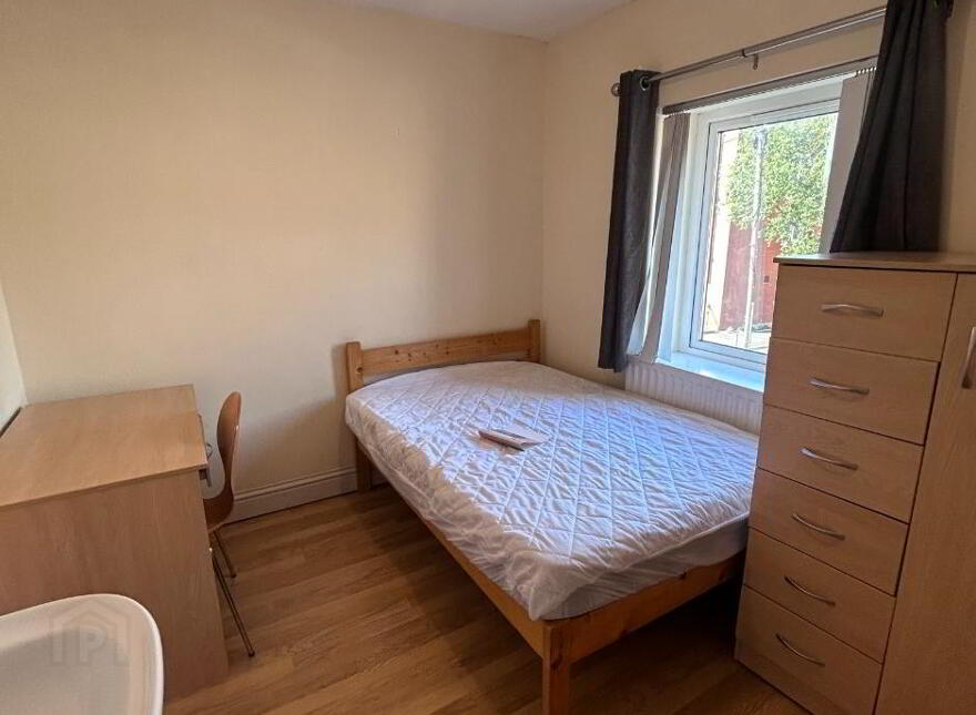 2, 88 Fitzroy Avenue, Belfast, BT7 1HX