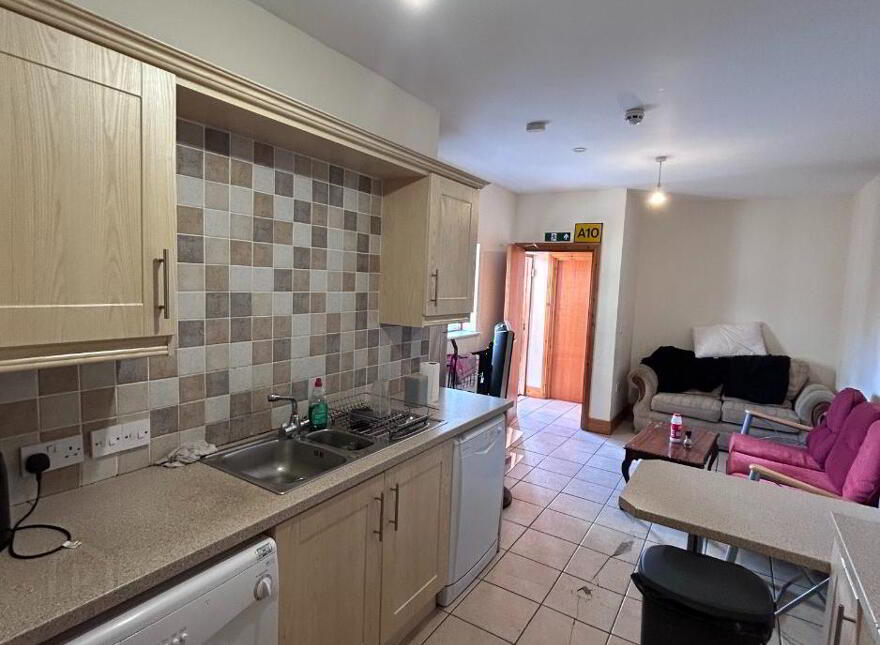 Unit 4, 100 Fitzroy Avenue, Belfast, BT7 1HX