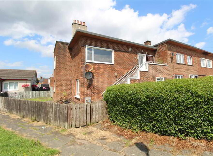 18b Lissan Close, Belfast, BT6 0EH photo
