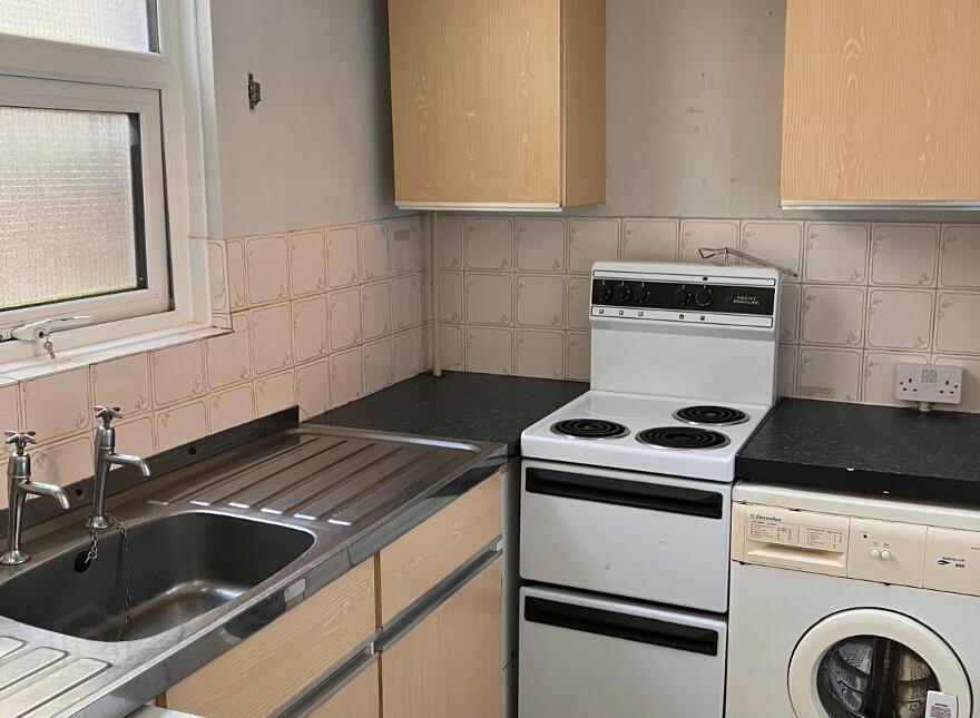 2, 82 Malone Avenue, Belfast, BT9 6ES