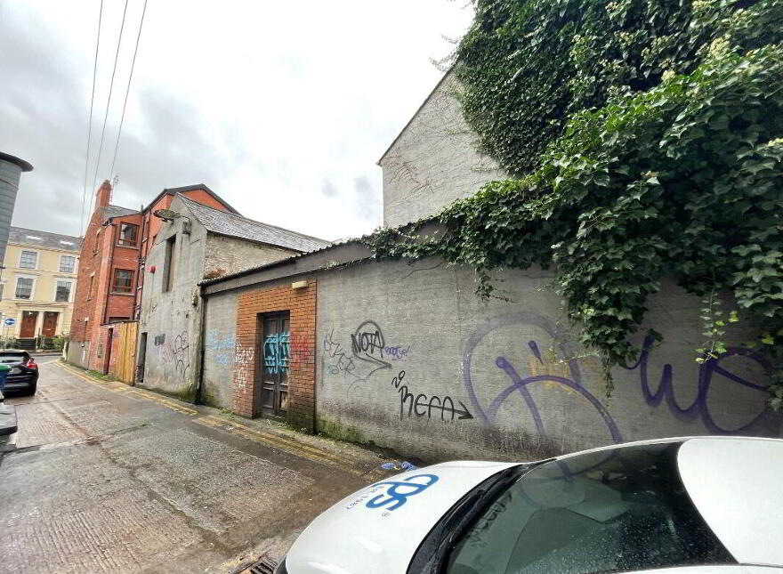 2 Claremont Mews, Belfast, BT9 6AU