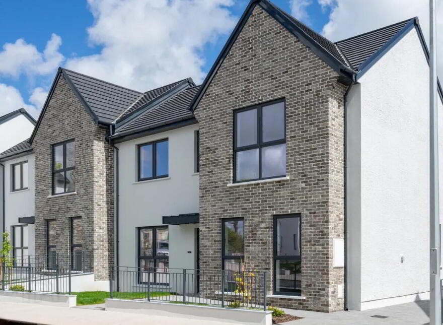 2 Bed Terrace, Lakeview, Castleredmond, Midleton