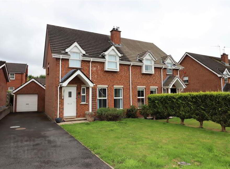 35 The Paddock, Limetree Avenue, Lisburn, BT28 2YD photo