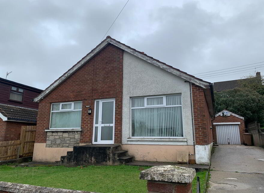 11 Ivanhoe Avenue, Carryduff, BT8 8BN