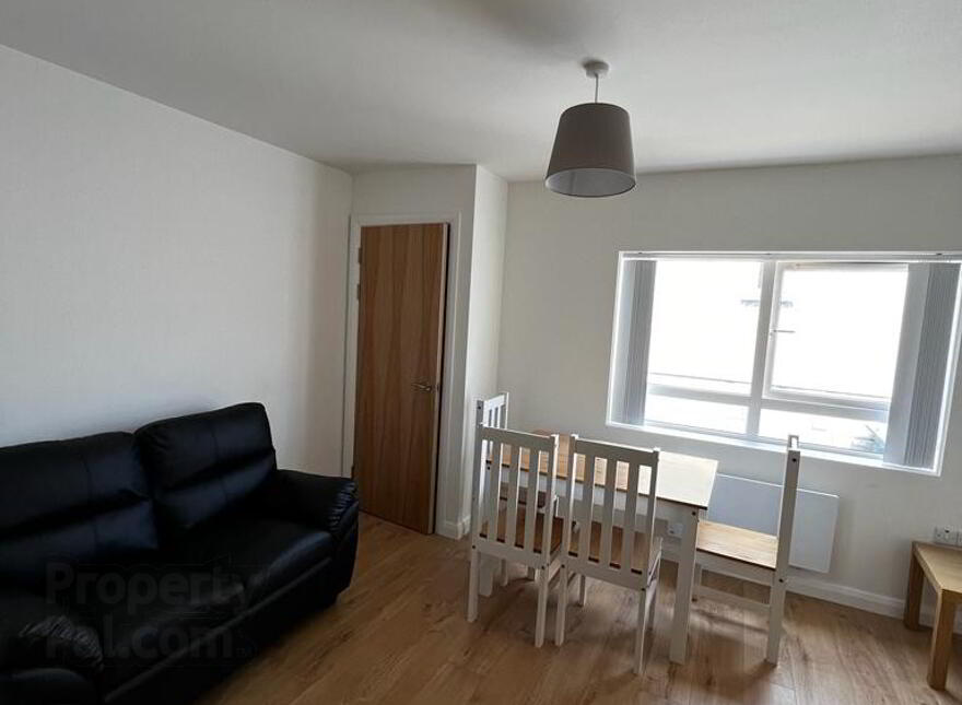 Unit 12, 4 Central Avenue, Bangor, BT20 3AF photo