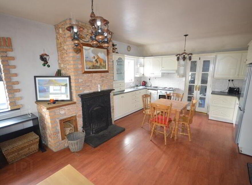 Main Street, Lifford, F93HPR8
