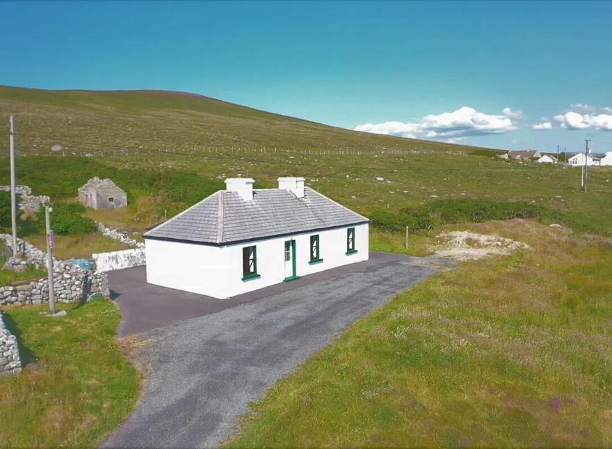 Chapel Road, Brinalack, Co. Donegal - Traditional Cottage, Derrybeg photo