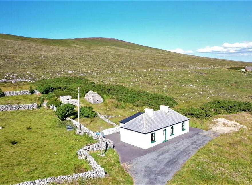 Chapel Road, Brinalack, Co. Donegal - Traditional Cottage, Derrybeg