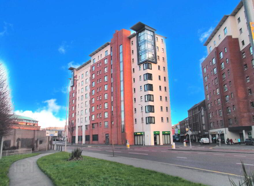 102 College Central, 4 College Avenue, Belfast, BT1 6BB photo