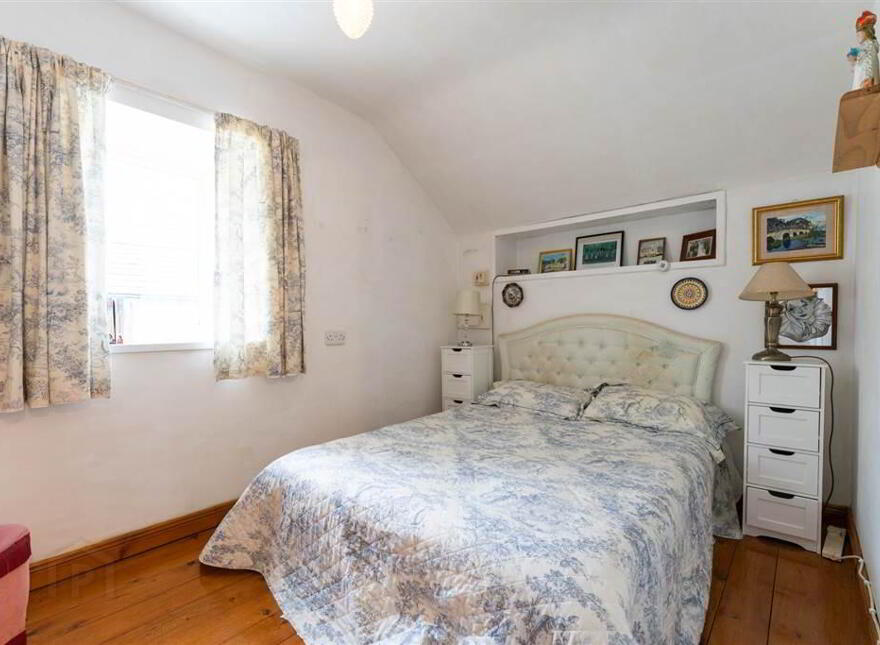 5 The Square, Strangford, BT30 7ND
