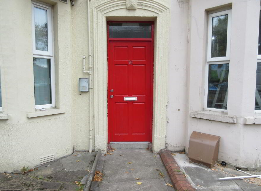 Upstairs Apartment, 76C Rugby Avenue, University Quarter!, Belfast, BT7 1RE